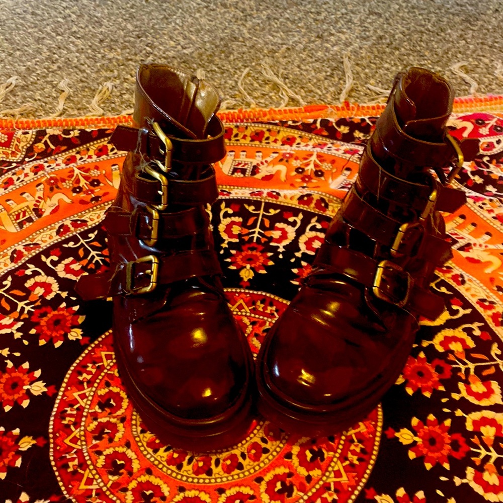 Booties by Steve Madden maroon/burgundy w antique brass buckles